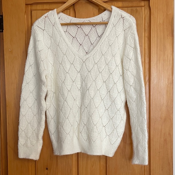 Sweaters - M. ☁️ Super Soft ☁️ Ivory Knit Sweater